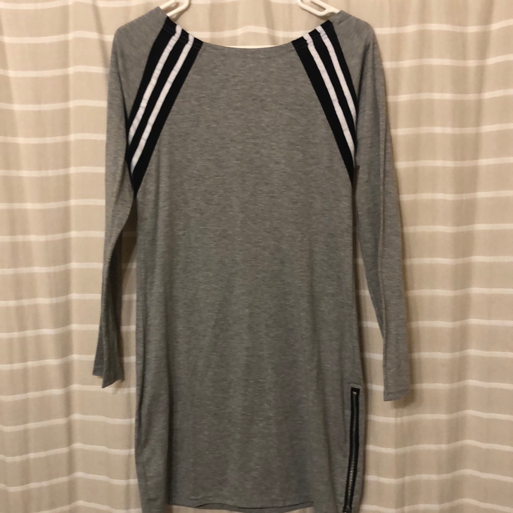 Long-sleeve t-shirt dress